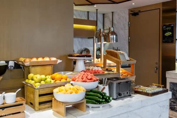 호텔 레스토랑의 다양한 요리 사진